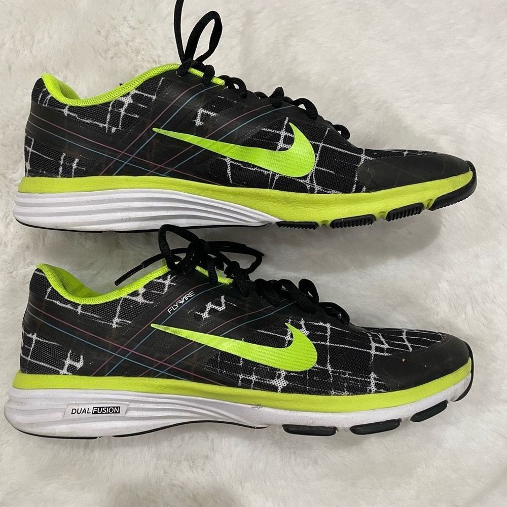 NIKE FLYWIRE Dual Fusion Women’s Sneakers 9.5